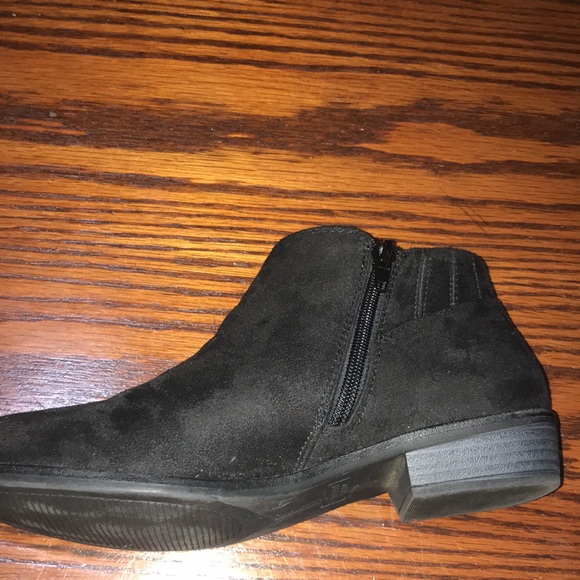 Women’s Black Suede Booties Size 7.5 M - Picture 11 of 16